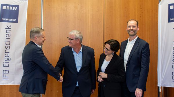 Gruppenbild mit Martin Fecke, Dr. Roland Kunz, Nina Cisik, Christian Vrielink (v.l.n.r.)