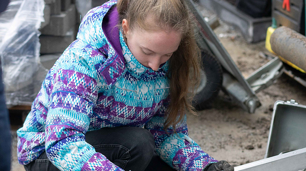 Fanny bei der Arbeit in der Geotechnik